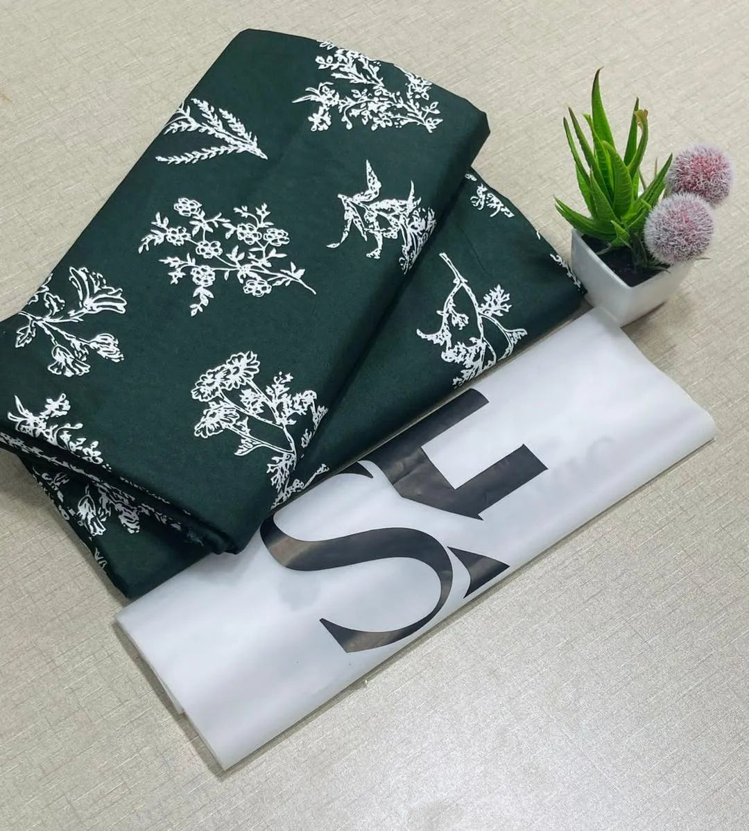 2 Pcs Women's Unstitched Printed Suit